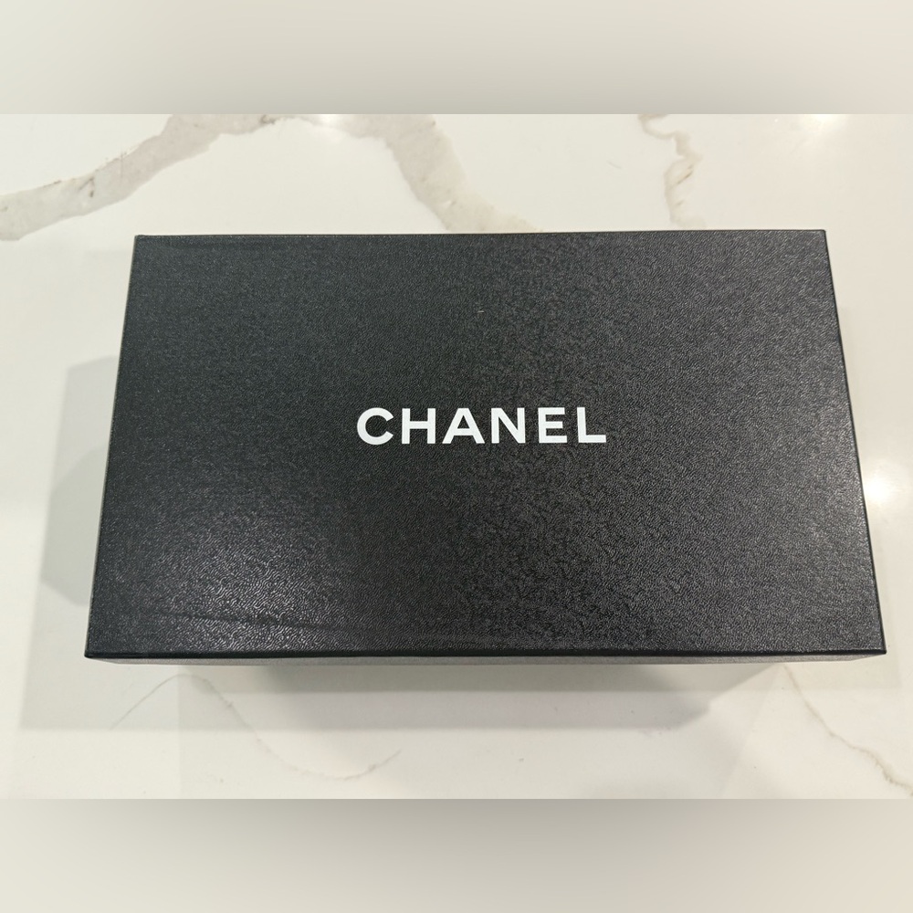 NWT Chanel ballerina - Navy and black patent calfskin, size 37 (US7) - Picture 2 of 8